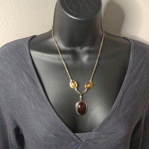 Beautiful Gold Tone And Amber Colored Necklace 18.75 Inches Long